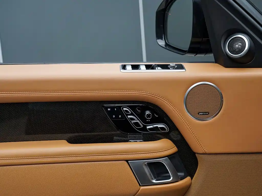 Land Rover Range Rover — миниатюра 10