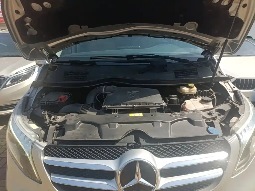 Mercedes-Benz V-Class — миниатюра 16