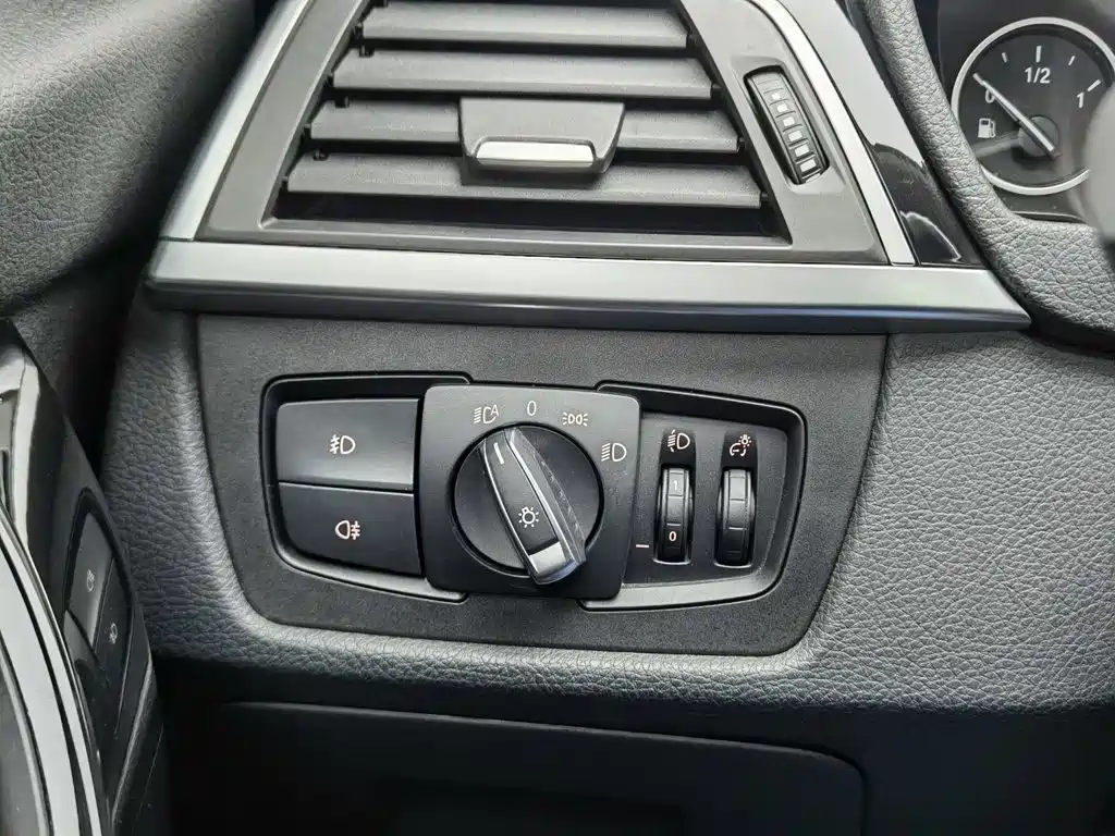 BMW 3 Series — миниатюра 21