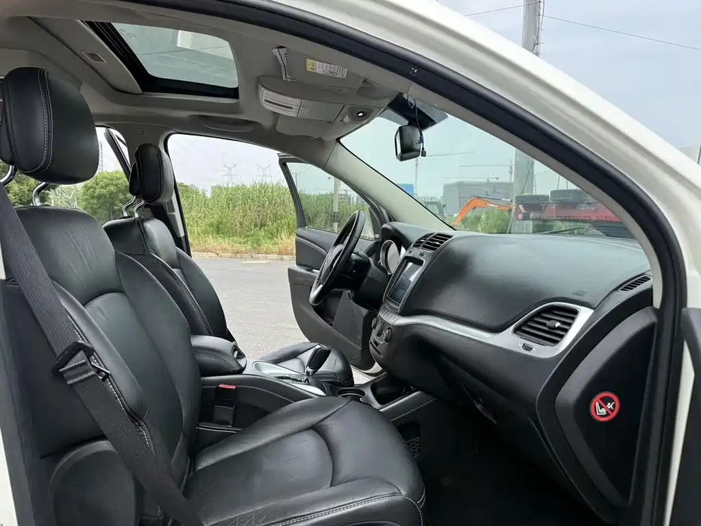 Dodge Journey — миниатюра 10