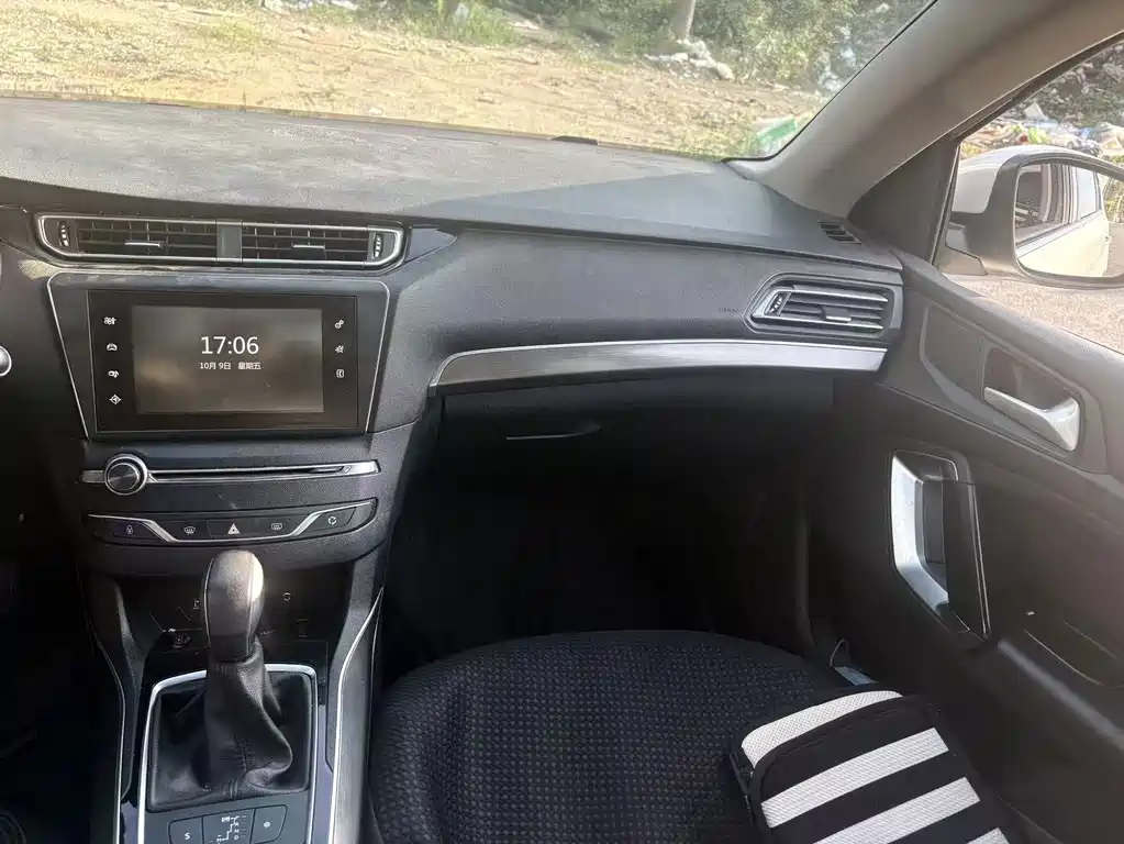 Peugeot 408 — миниатюра 5