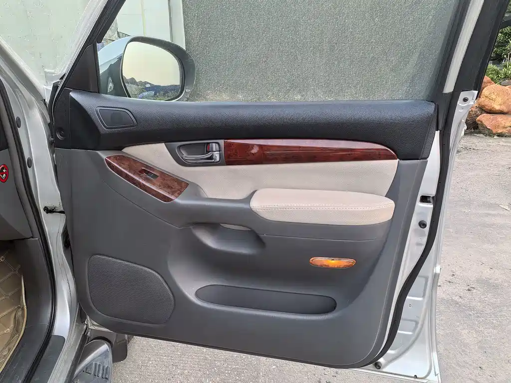Toyota Prado (Import) — миниатюра 21