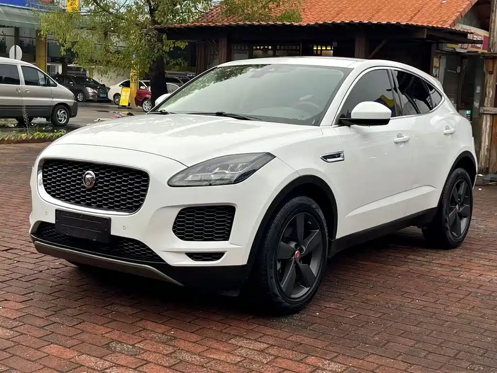JAGUAR E PACE