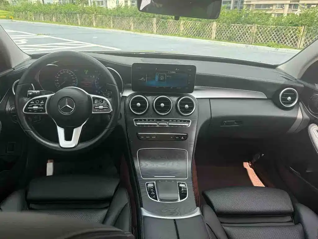 Mercedes-Benz C-Class — миниатюра 7