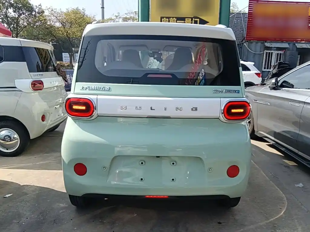 Wuling MINIEV — миниатюра 6