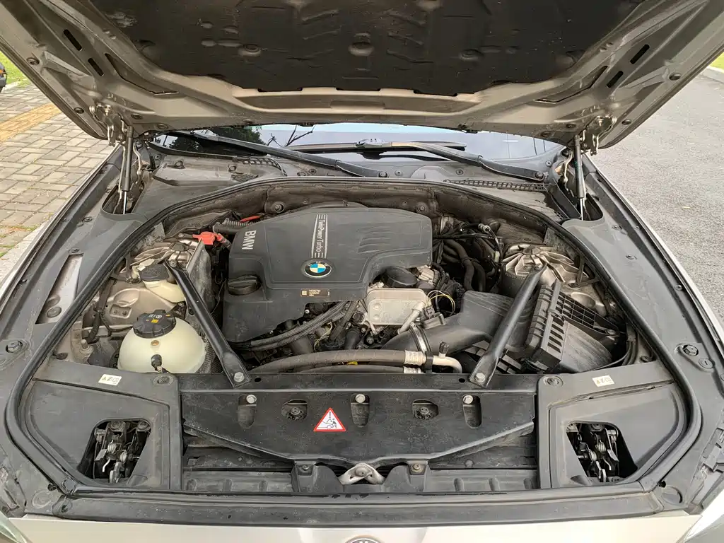 BMW 5 Series — миниатюра 18