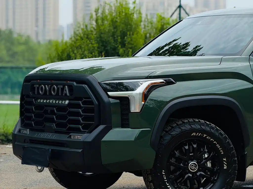 Toyota Tundra 2023 5.7T SR5 TRD