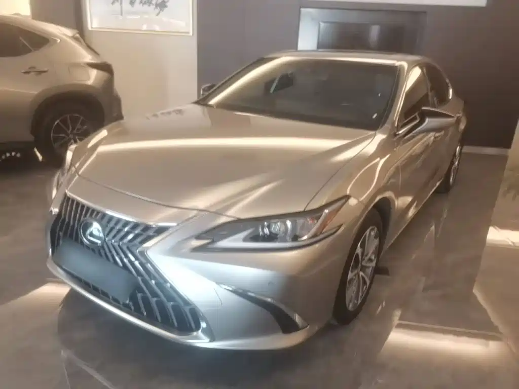 Lexus ES — миниатюра 2