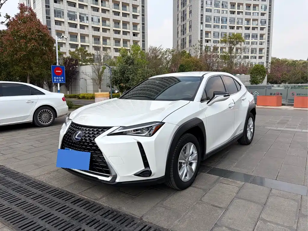 Lexus UX 2022