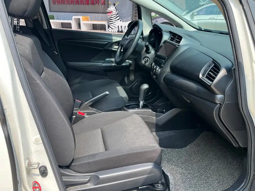 Honda Fit — миниатюра 18