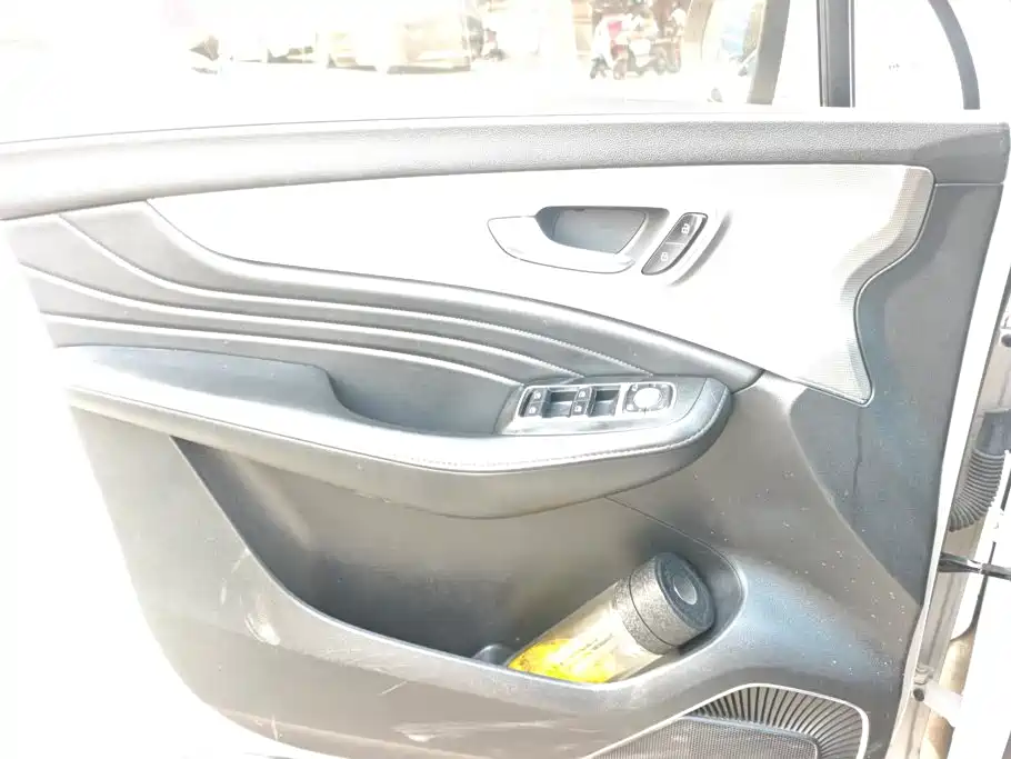 Roewe RX5 MAX — миниатюра 7