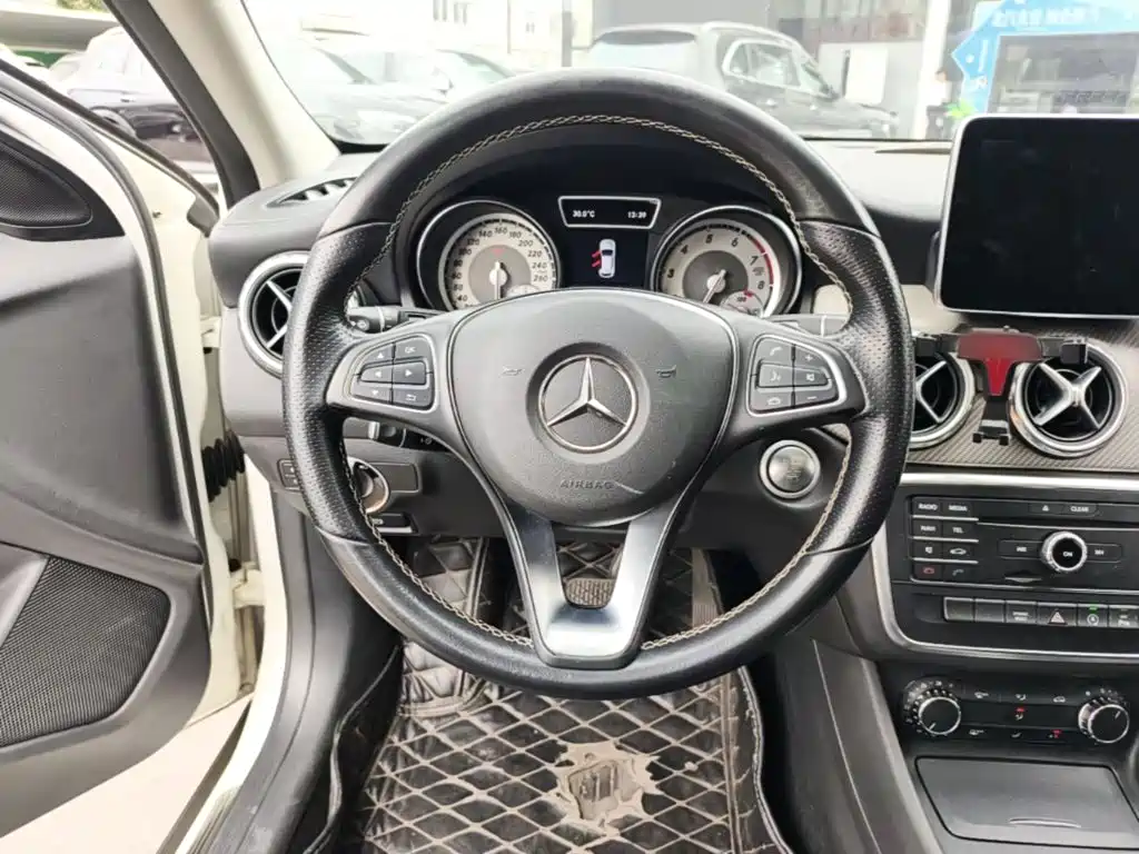 Mercedes-Benz GLA — миниатюра 15