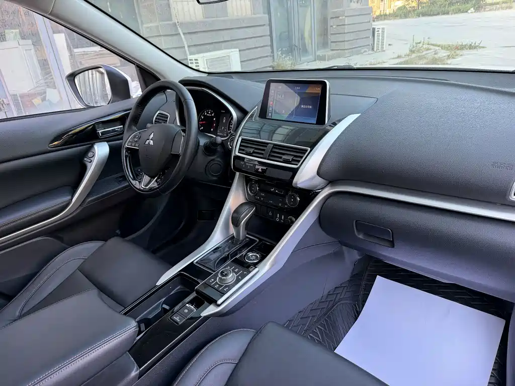 Mitsubishi Eclipse Cross — миниатюра 8