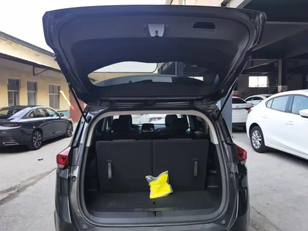 Chevrolet Volando — миниатюра 19