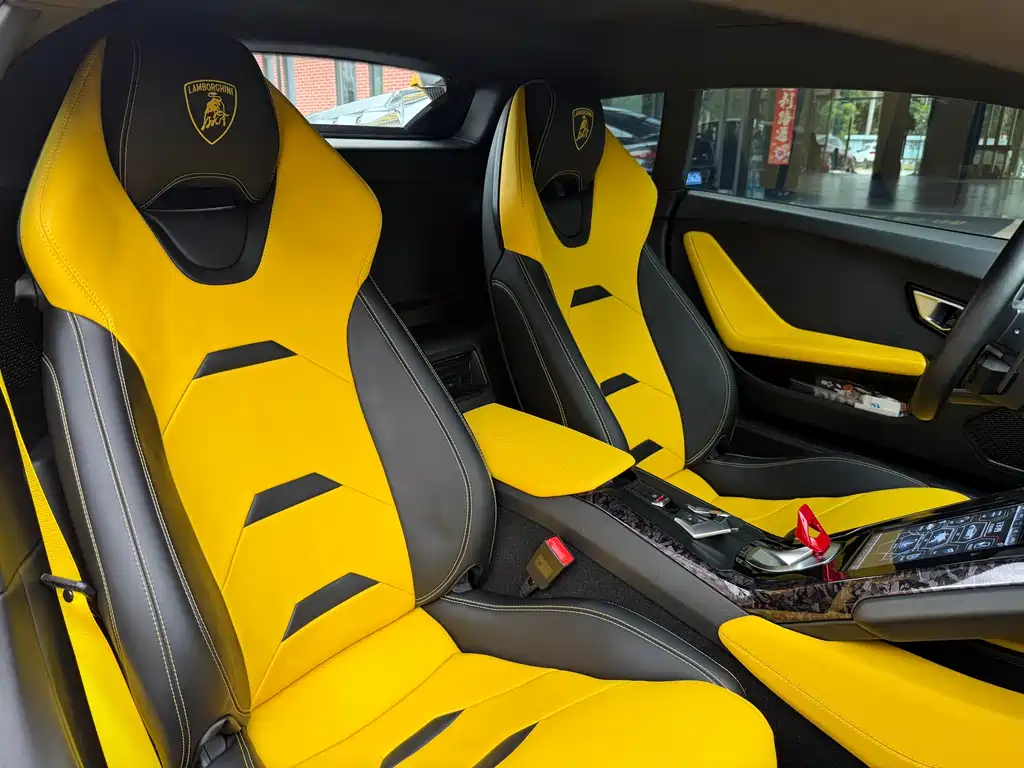 LAMBORGHINI HURACÁN