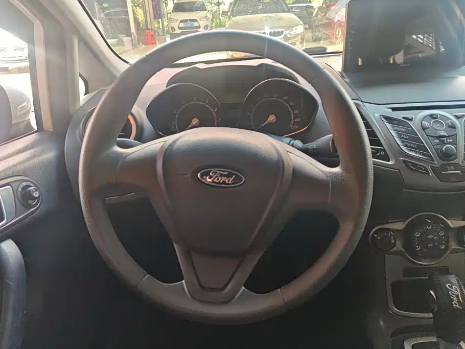 Ford Fiesta — миниатюра 15