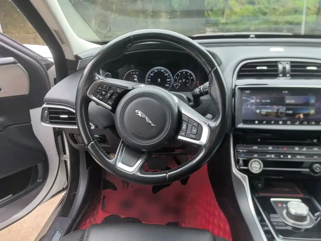 Jaguar XEL — миниатюра 11