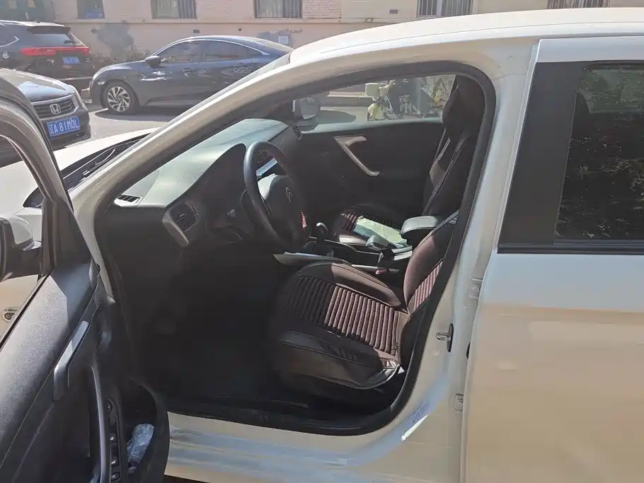 Citroen Elysee — миниатюра 9