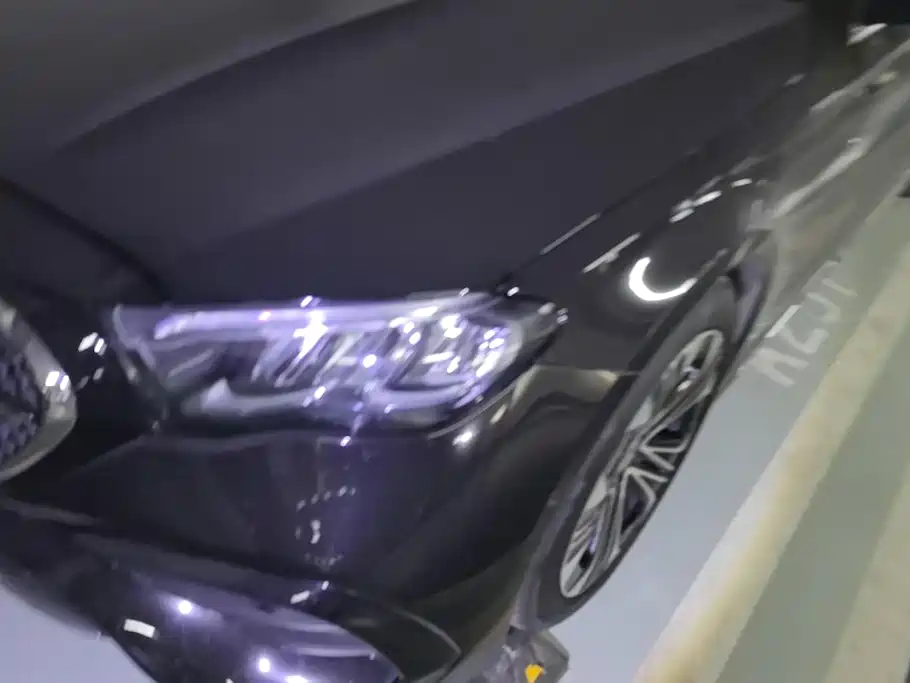Mercedes-Benz E-Class — миниатюра 5