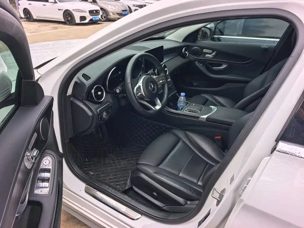 Mercedes-Benz C-Class — миниатюра 9