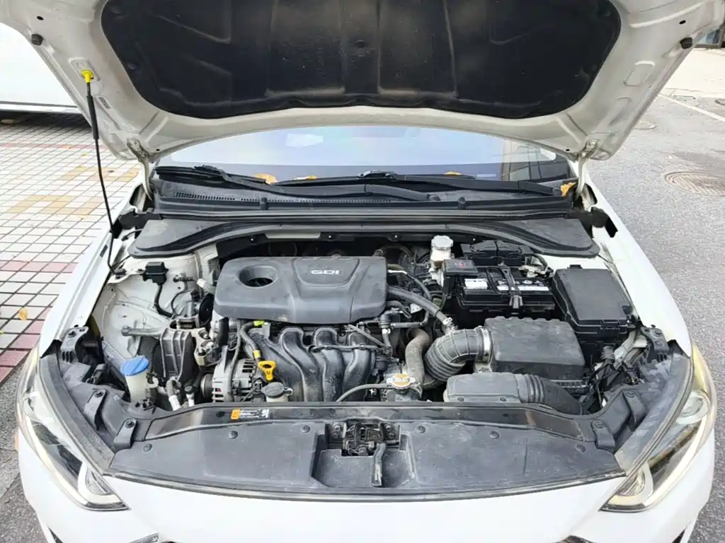 Hyundai Elantra — миниатюра 20