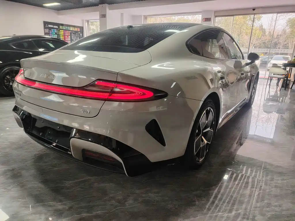 XIAOMI CAR XIAOMI SU7