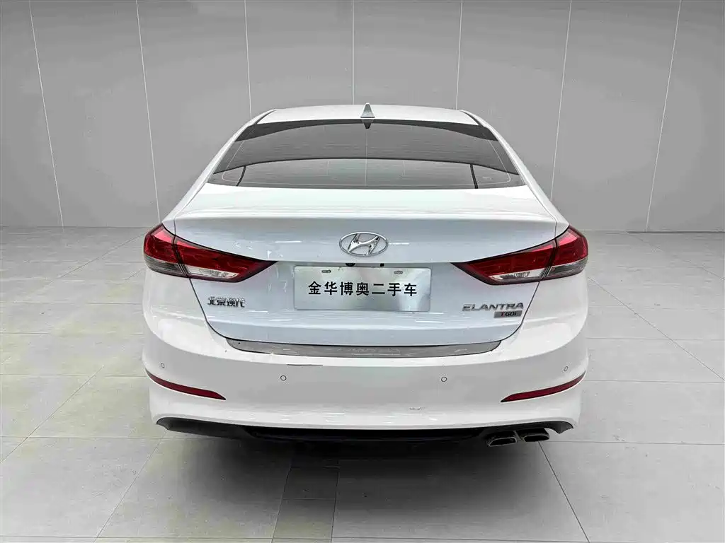 Hyundai Elantra — миниатюра 5