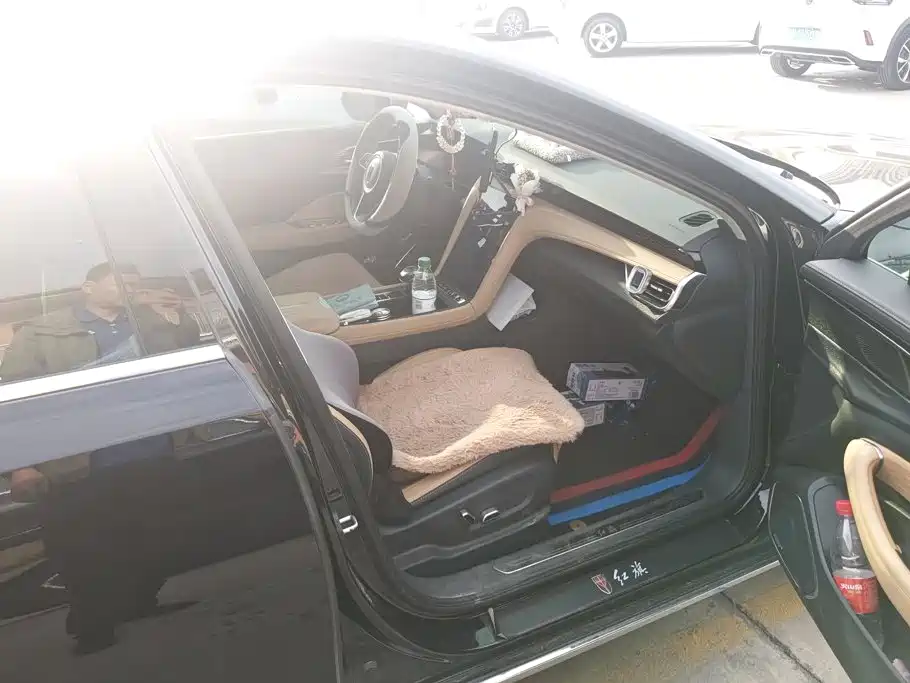 Hongqi Hongqi H5 — миниатюра 8