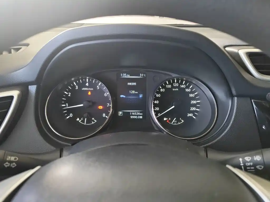 Nissan Qashqai — миниатюра 12