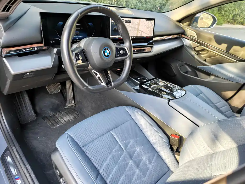 BMW I5