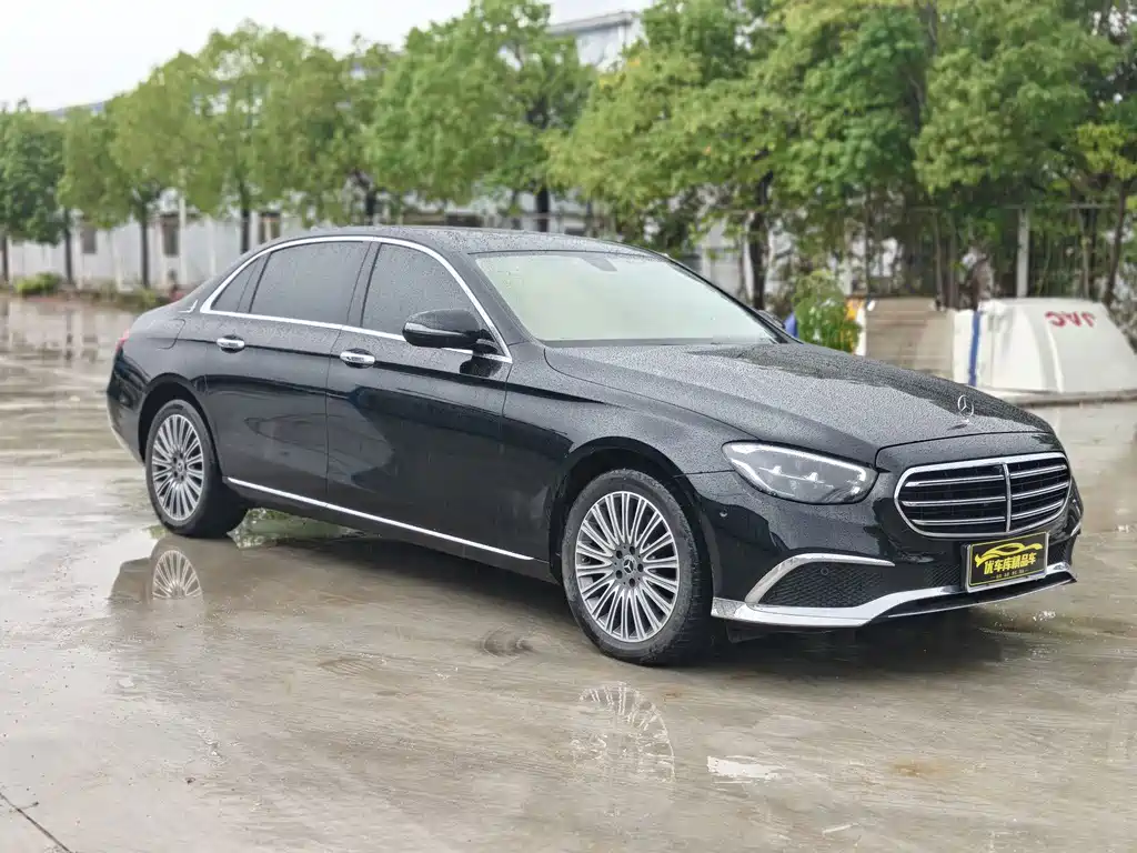 Mercedes-Benz E-Class — миниатюра 2