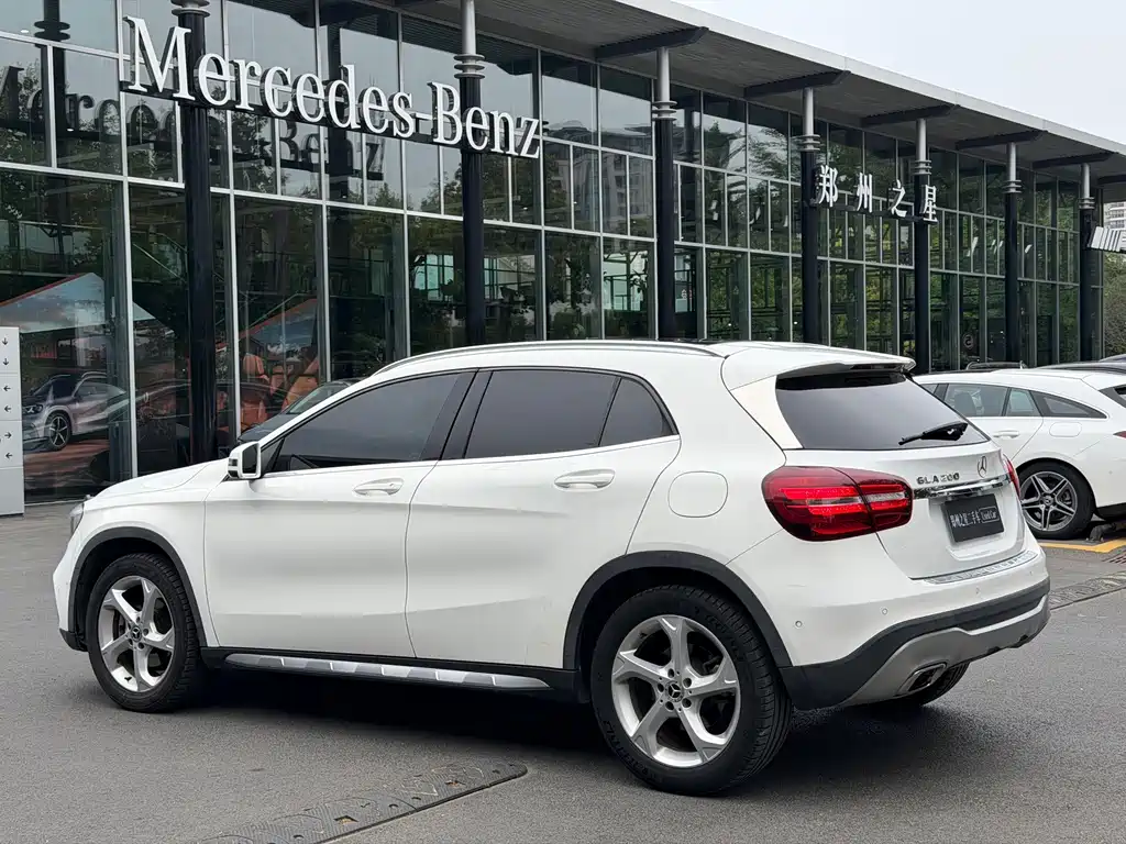 Mercedes-Benz GLA — миниатюра 9