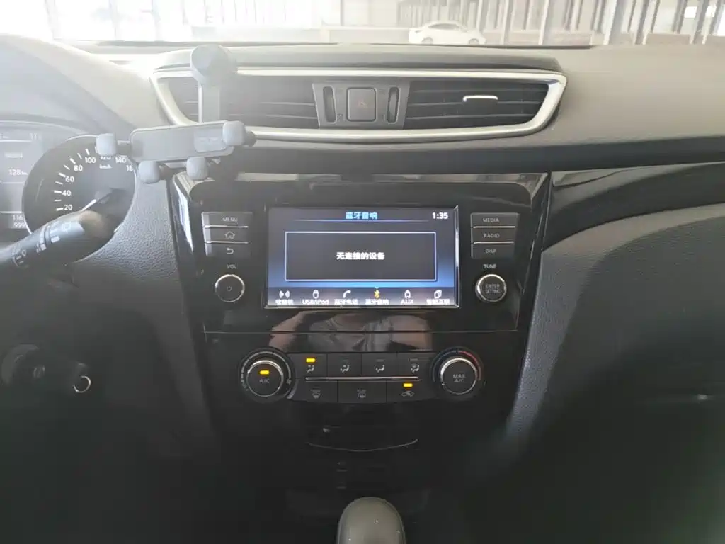 Nissan Qashqai — миниатюра 13