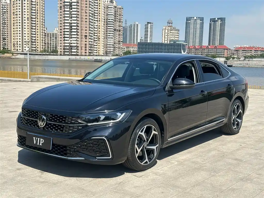 Volkswagen Passat 2024 330TSI Elite