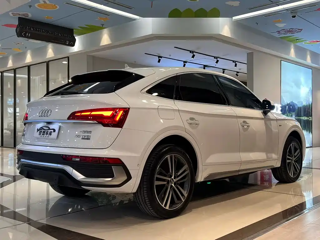 AUDI Q5L SPORTBACK