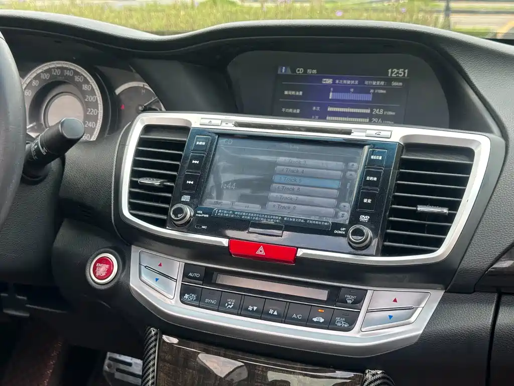 Honda Accord — миниатюра 12