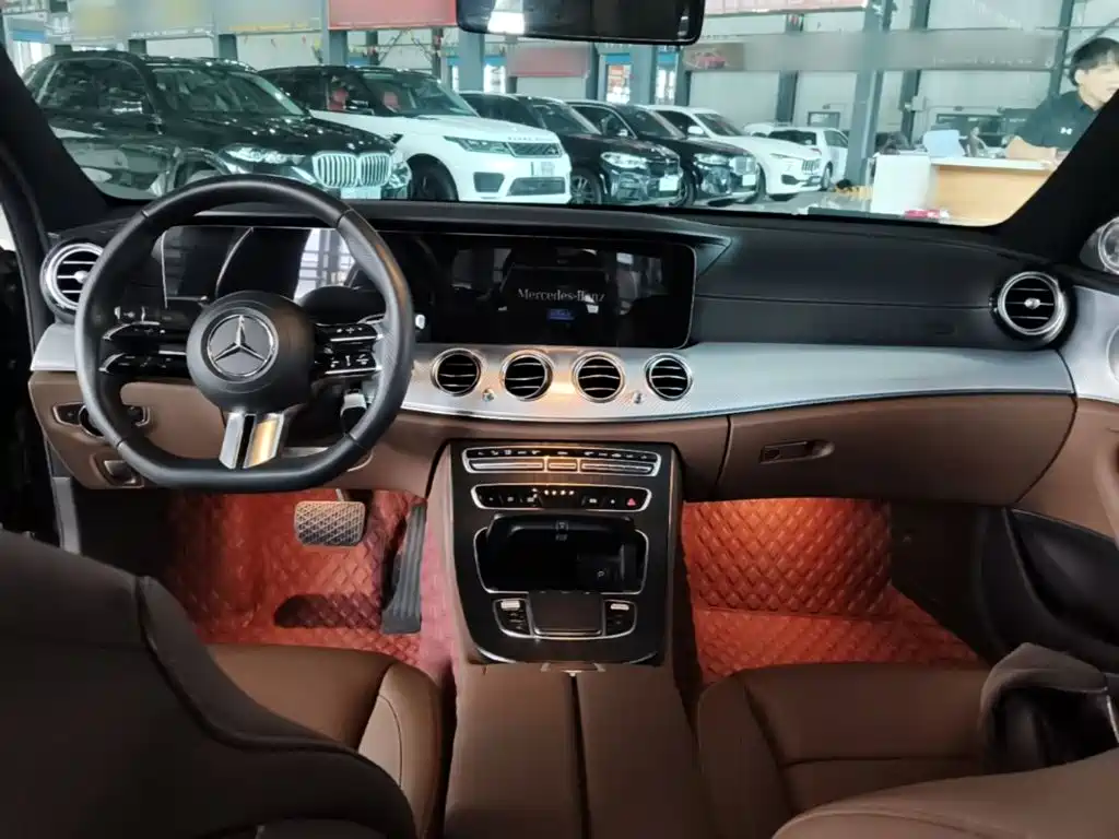 Mercedes-Benz E-Class — миниатюра 10