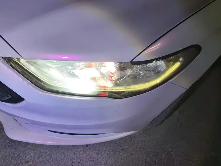 Ford Mondeo — миниатюра 5