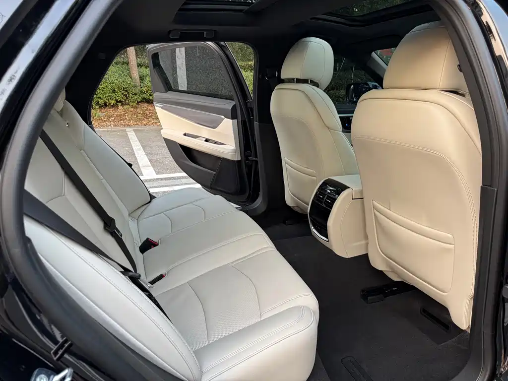Cadillac CT6 — миниатюра 12