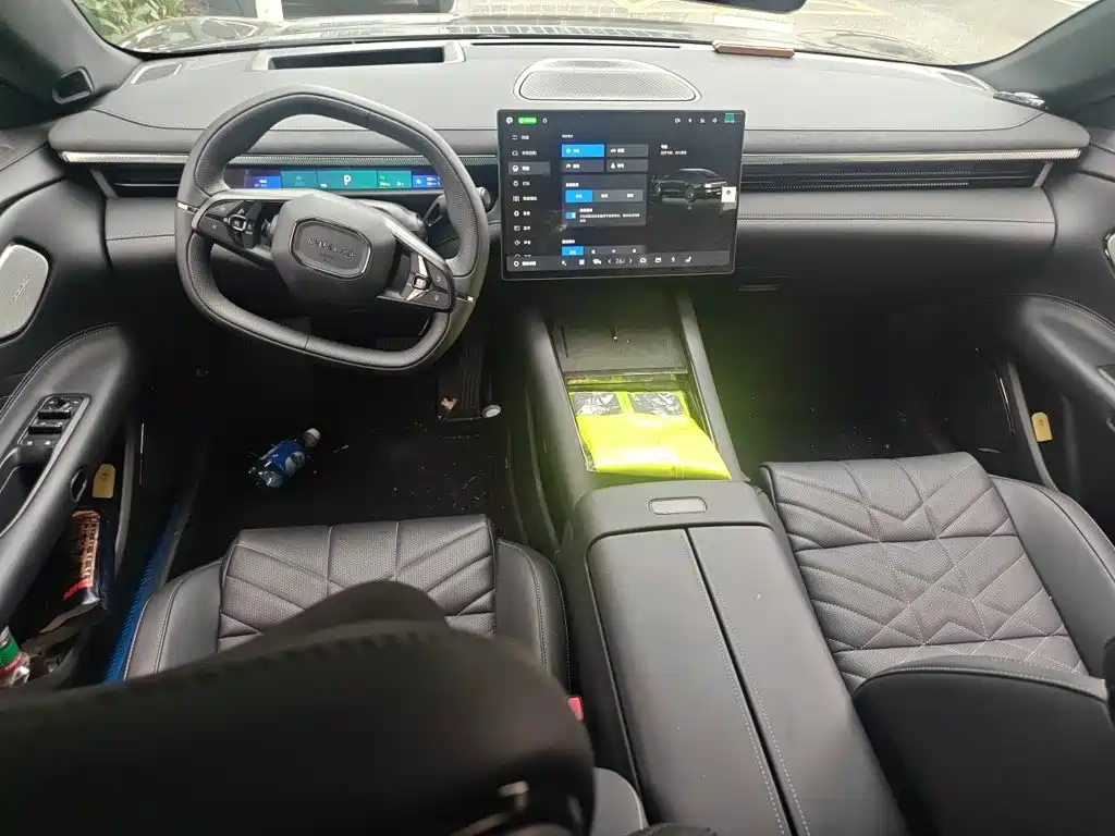 Lynk & Co 10 — миниатюра 10