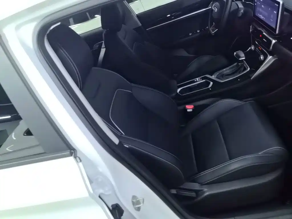 Geely Binyue — миниатюра 25