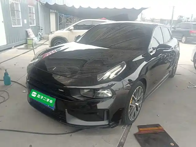 2019 Lynk & Co 03