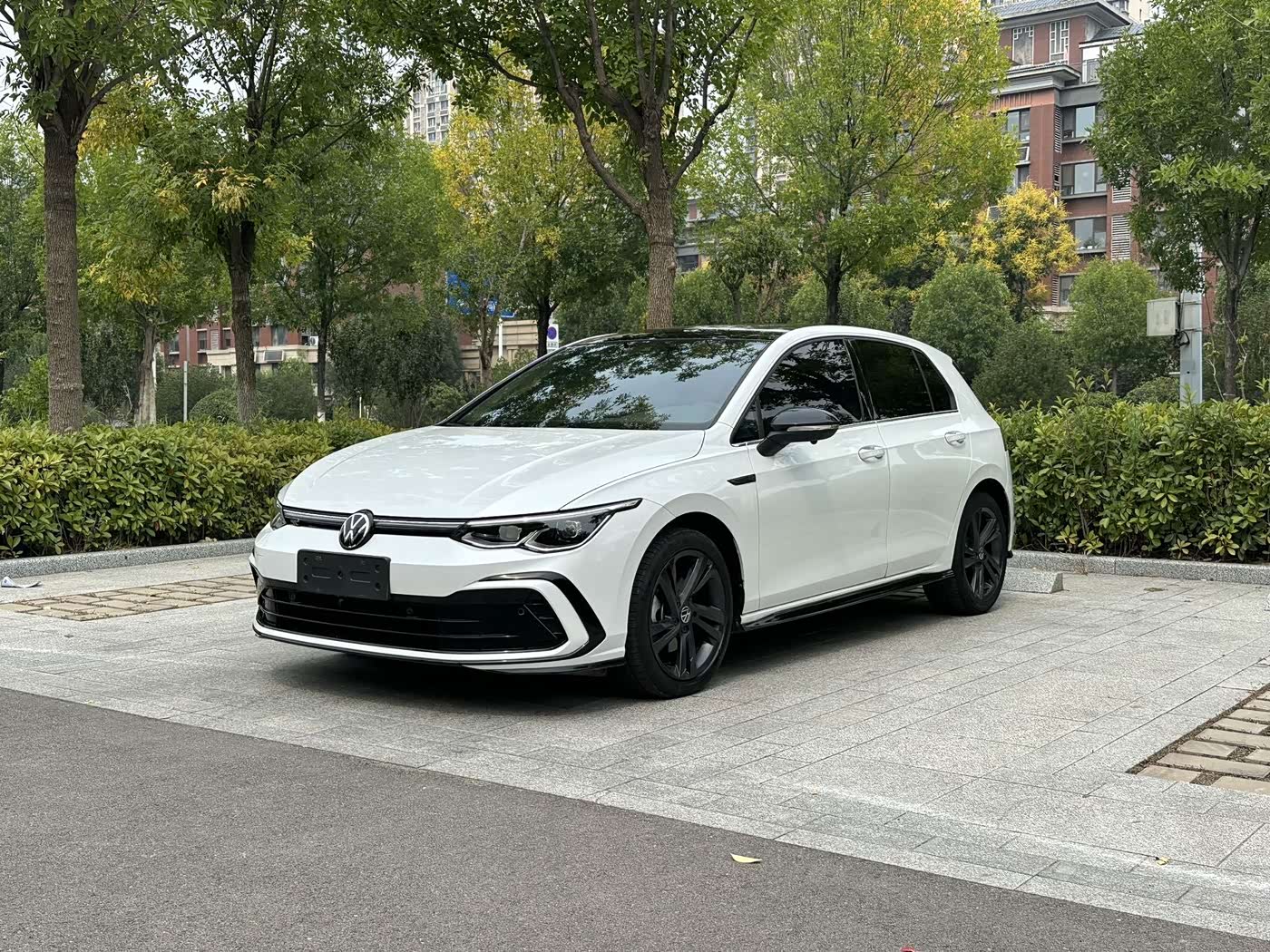 Volkswagen Golf 1.4 л 2022 г. Белый, пробег 36000 км