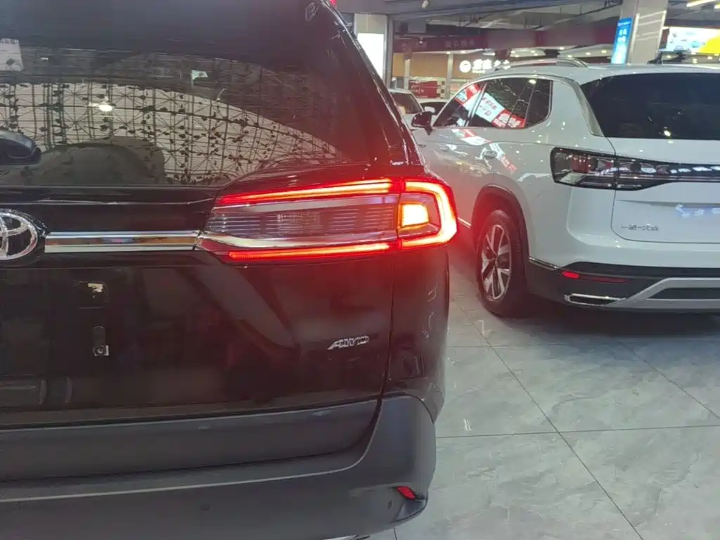 Toyota Wildlander — миниатюра 8