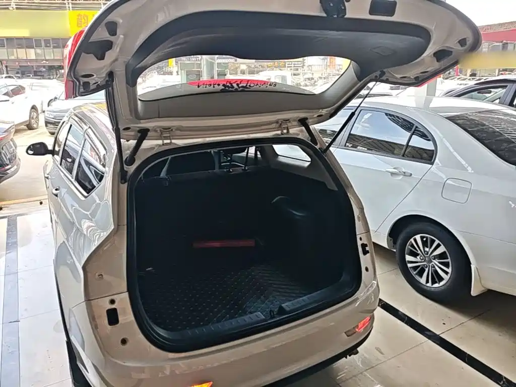 Baojun 310W — миниатюра 19