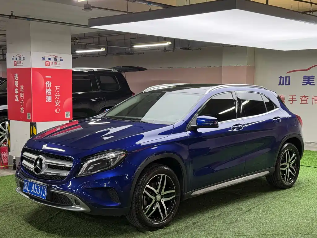 MERCEDES-BENZ  GLA