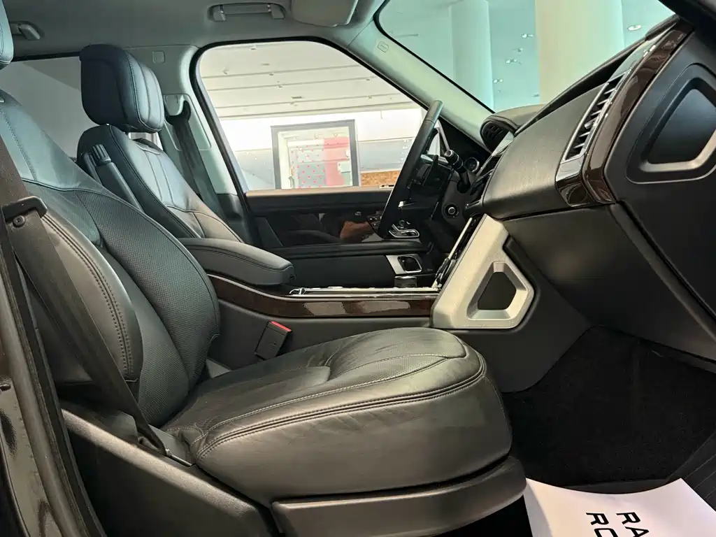 Land Rover Range Rover — миниатюра 18