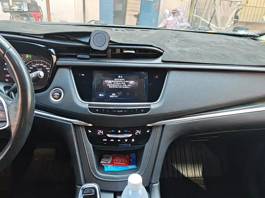 Cadillac XT5 — миниатюра 11