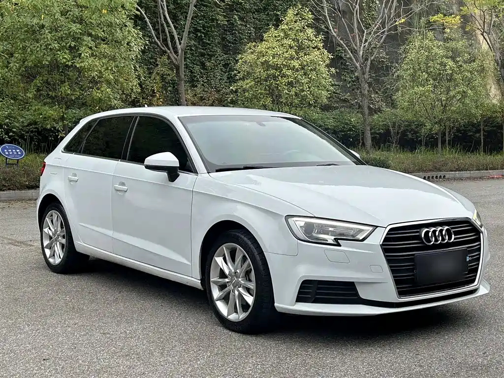 AUDI  A3