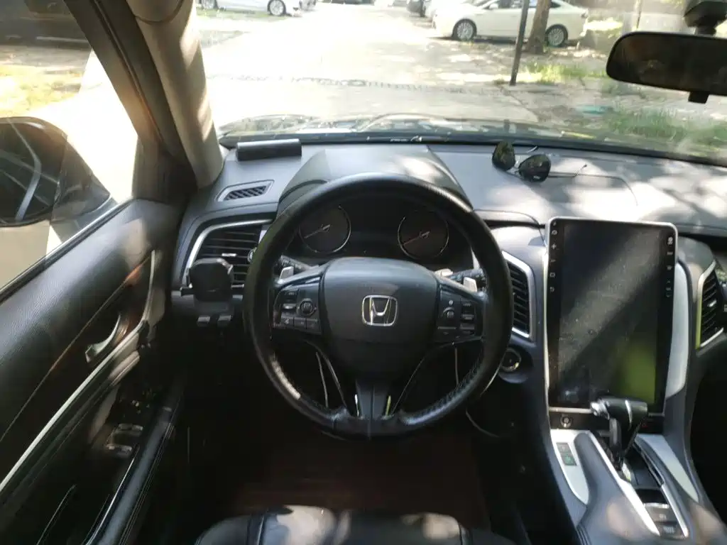 Honda Avancier — миниатюра 3